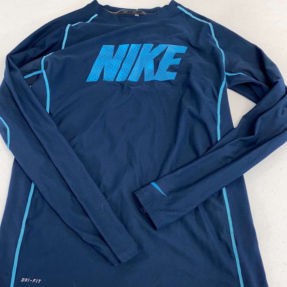 boys nike shirt size youth XL